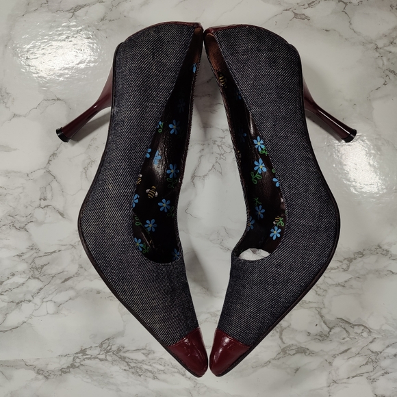 Dolce and Gabbana Denim Stilettos with Burgundy Leather Accents Size 39 1/2 - Picture 13 of 15